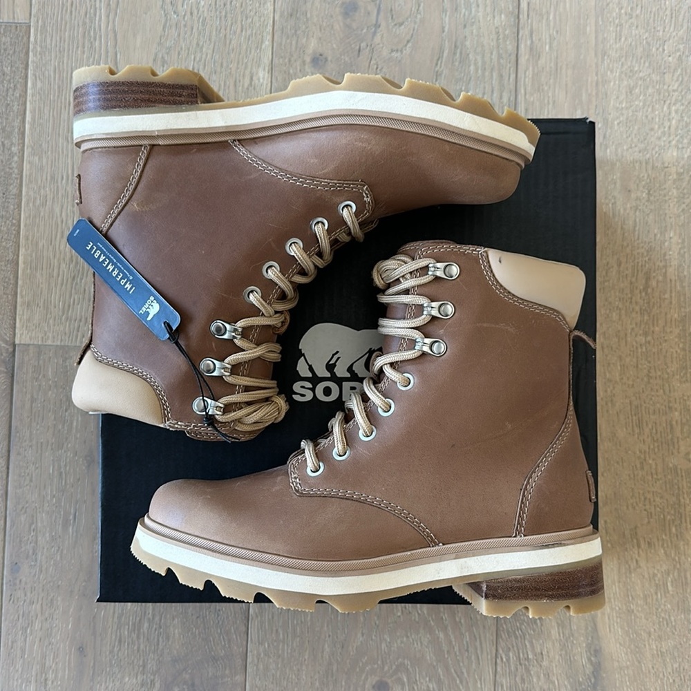 Sorel Women’s LENNOX LACE STKD BOOTS